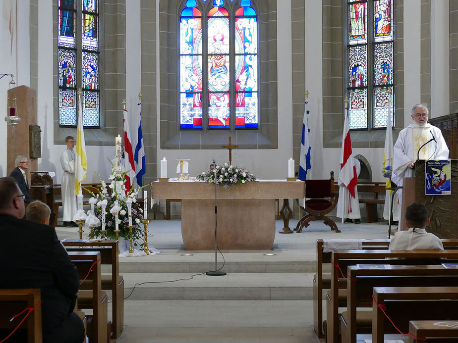 Feier der 1. Heiligen Kommunion in Sankt Crescentius (Foto: Karl-Franz Thiede)